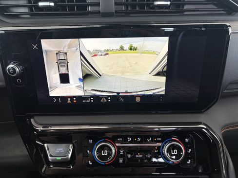Used 2024 GMC Sierra 1500 AT4 w/ AT4 Carbonpro Edition AWD/4WD image 16