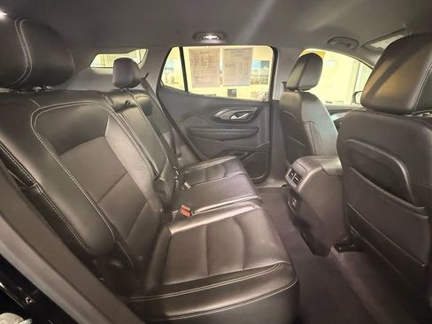 Used 2024 GMC Terrain SLT image 15