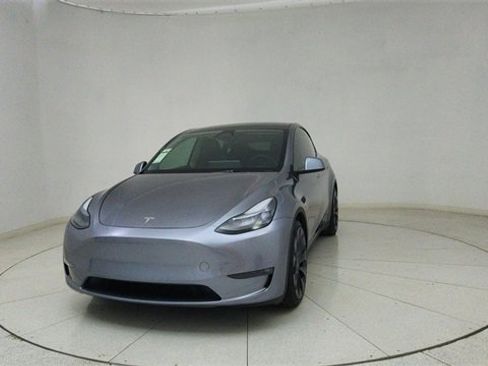 Used 2025 Tesla Model Y Performance image 64