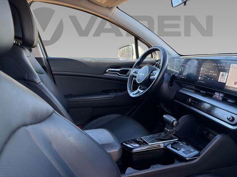 Used 2024 Kia Sportage EX image 7