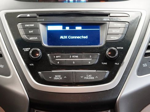Used 2015 Hyundai Elantra SE image 18