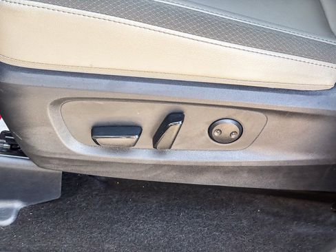 Used 2025 Nissan Pathfinder SL image 23