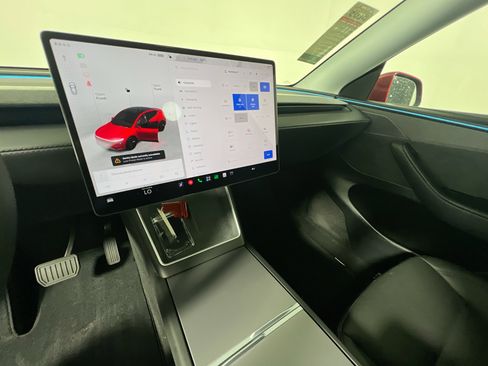 Used 2026 Tesla Model Y 2WD image 25