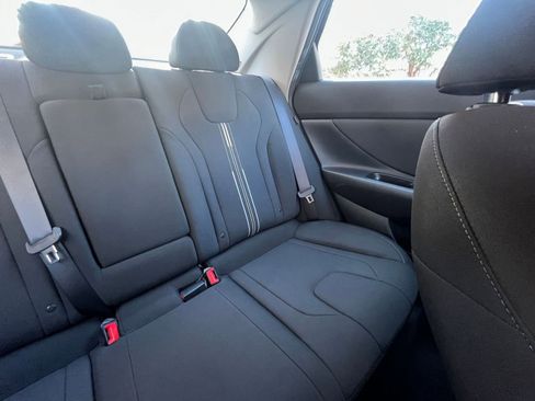 Used 2025 Hyundai Elantra SEL image 35