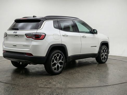 Used 2025 Jeep Compass Limited image 9