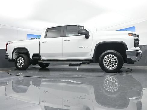 Used 2025 Chevrolet Silverado 2500 LT w/ Convenience Package AWD/4WD image 20