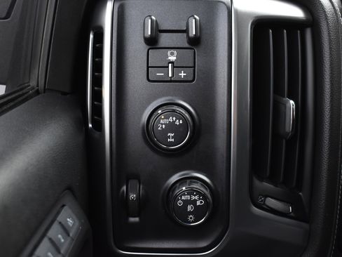 Used 2017 Chevrolet Silverado 1500 LTZ Z71 w/ Redline Edition image 23