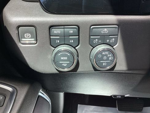 Used 2024 Chevrolet Silverado 1500 LT Trail Boss w/ Protection Package AWD/4WD image 21