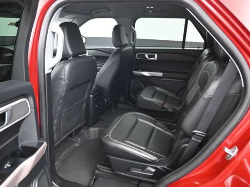 Used 2023 Ford Explorer XLT w/ Equipment Group 202A AWD/4WD image 10