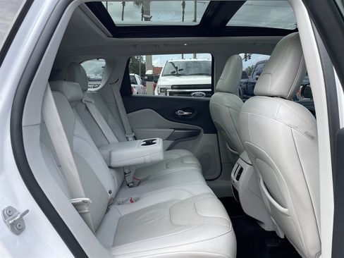 Used 2019 Jeep Cherokee Limited w/ Trailer Tow Group AWD/4WD image 25