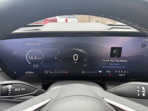 Used 2025 Buick Enclave Sport Touring w/ LPO, All-Weather Package image 26