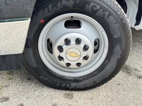 New 2026 Chevrolet Express 4500 w/ Power Convenience Package RWD image 4