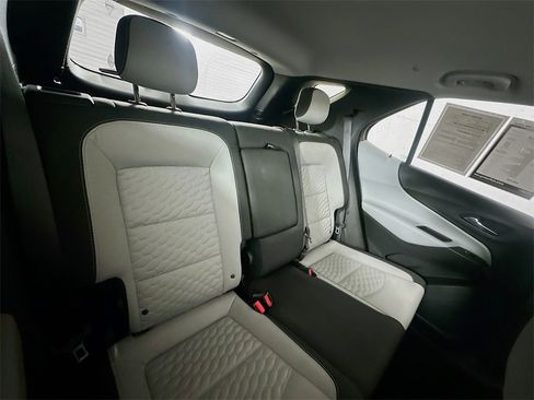 Used 2018 Chevrolet Equinox LT image 30