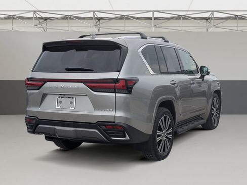 Used 2025 Lexus LX 600 4WD w/ Accessory Package (2T) image 11
