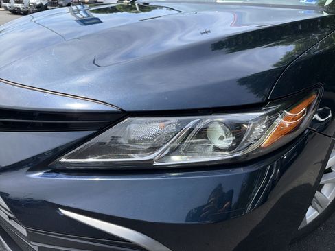 Used 2021 Toyota Camry LE FWD image 7