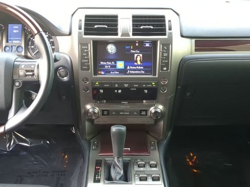 Used 2019 Lexus GX 460 Luxury image 30