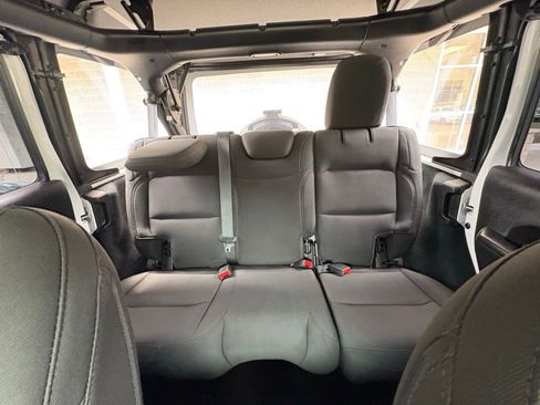 Used 2022 Jeep Wrangler Unlimited Sport image 29