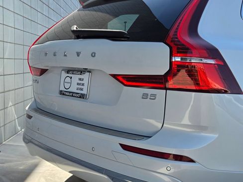 Used 2022 Volvo XC60 B5 Inscription w/ Climate Package FWD image 11