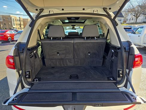 Used 2020 BMW X7 xDrive40i w/ Executive Package image 28
