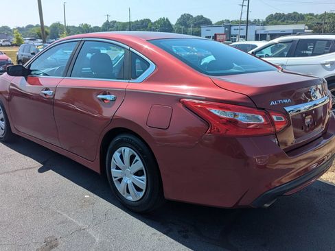 Used 2016 Nissan Altima 2.5 S w/ Power Driver Seat Package FWD image 5