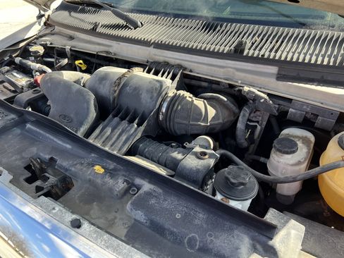 Used 2011 Ford E-250 and Econoline 250 Extended w/ Commercial Cargo Van Pkg image 39