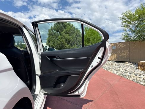 Used 2022 Toyota Camry SE FWD image 23
