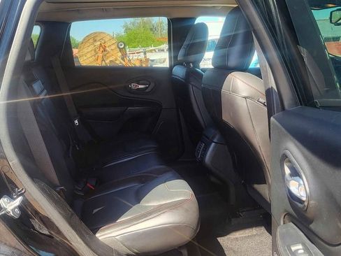 Used 2015 Jeep Cherokee Trailhawk w/ Comfort/Convenience Group image 8