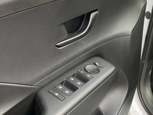 New 2026 Hyundai Kona SE image 11