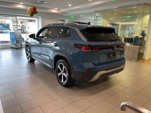 New 2026 Volkswagen Tiguan SE image 2