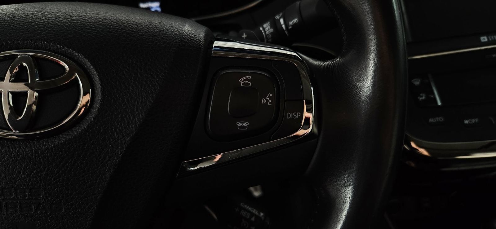Used 2013 Toyota Avalon Limited FWD image 12