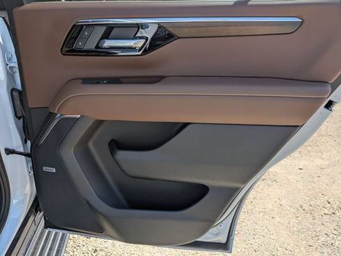 New 2026 Chevrolet Tahoe High Country AWD/4WD image 37