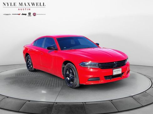 Used 2023 Dodge Charger SXT image 2