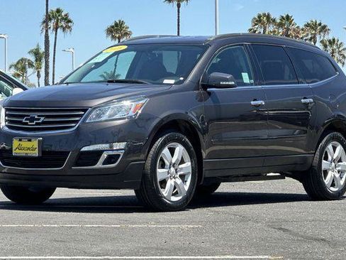 Used 2016 Chevrolet Traverse LT w/ Style and Technology Package FWD image 8