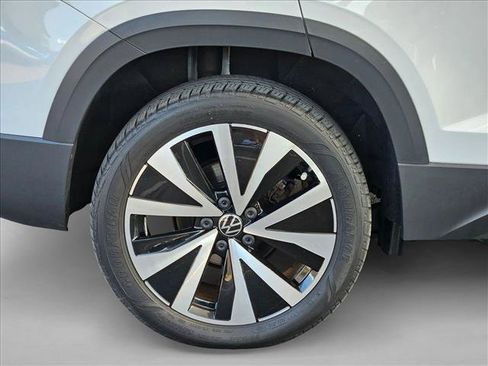 Used 2022 Volkswagen Taos SE FWD image 20