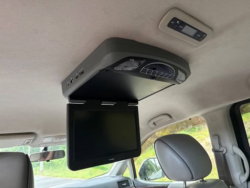 Used 2013 Nissan Quest SV w/ Leather Pkg FWD image 18