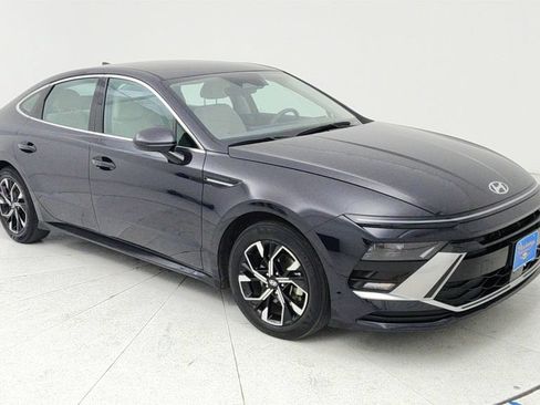 Used 2025 Hyundai Sonata SEL FWD image 1