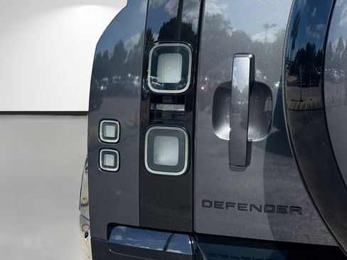 New 2026 Land Rover Defender 90 V8 AWD/4WD image 10