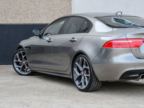 Used 2019 Jaguar XE S RWD image 14