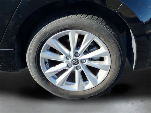 Used 2024 Toyota Corolla SE image 30