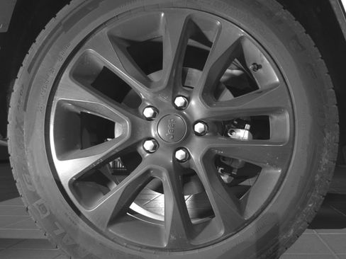 Used 2021 Jeep Grand Cherokee Laredo X RWD image 15