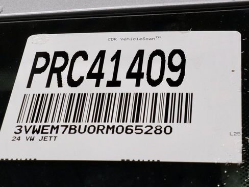 Used 2024 Volkswagen Jetta SE image 36