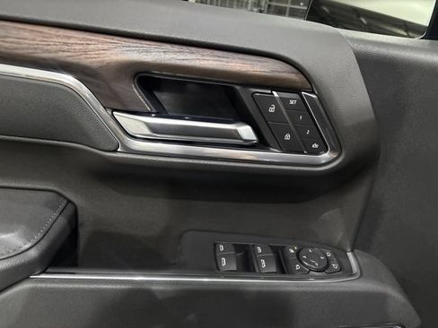 Used 2026 GMC Sierra 1500 SLT w/ SLT Premium Package AWD/4WD image 16