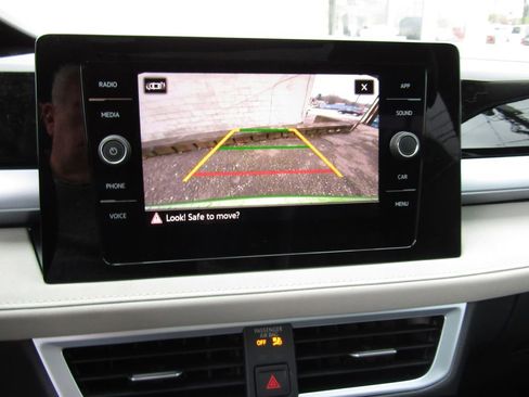New 2026 Volkswagen Taos SE AWD/4WD image 21