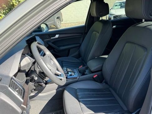 Used 2023 Audi Q5 2.0T Premium Plus w/ Premium Plus Package AWD/4WD image 11