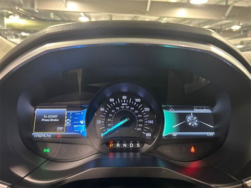 Used 2018 Ford Edge Titanium w/ Equipment Group 301A image 15