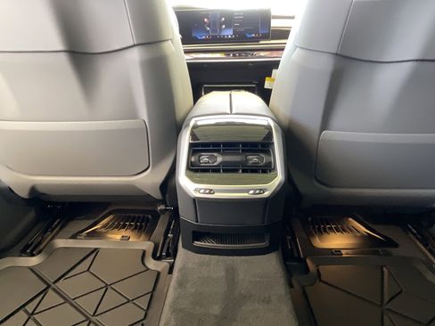 New 2026 BMW 760i xDrive w/ Executive Package image 27