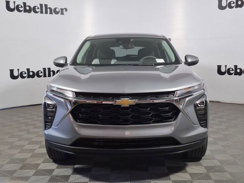 New 2026 Chevrolet Trax LS w/ LS Convenience Package FWD image 2