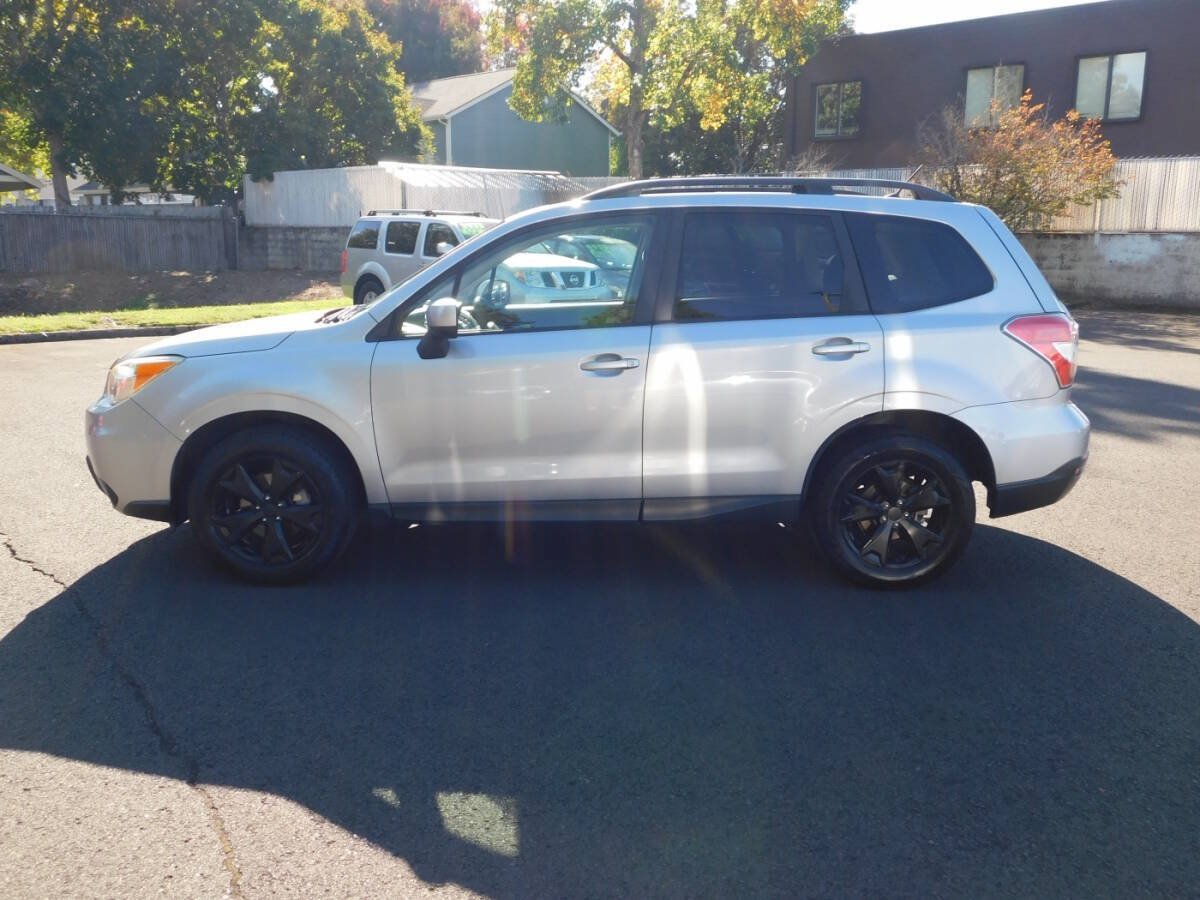 Used 2015 Subaru Forester 2.5i Premium AWD/4WD image 25