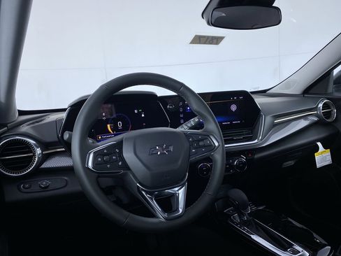 New 2025 Chevrolet Trax ACTIV w/ Driver Confidence Package image 2