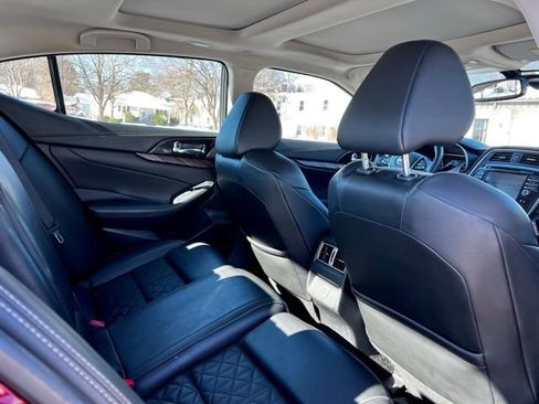 Used 2018 Nissan Maxima Platinum image 17